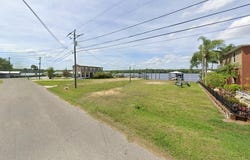 158 Beechers Point Dr, Welaka, FL 32193