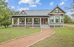 211 Riverside Dr, Llano, TX 78643