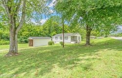 209 E Winchester St, Rockwood, TN 37854