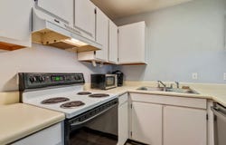 1317 AIRPORT Drive, Tallahassee, FL 32304