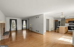 504 SPRING HOLLOW Drive, NEW HOLLAND, PA 17557