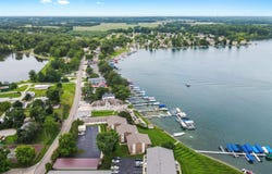 8942 E Hatchery Road, Syracuse, IN 46567