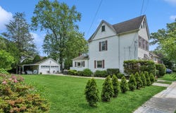 73 Spruce Avenue, Floral Park, NY 11001