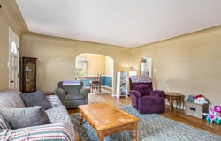 654 E Central Avenue, Zeeland, MI 49464