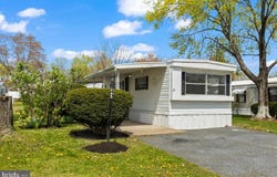 41 CHERRY LANE, CARLISLE, PA 17015