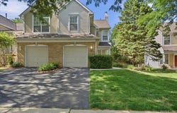 3044 Waters Edge Circle, Aurora, IL 60504