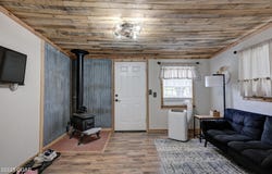 203 Cambridge Lane, Pineville, MO 64856