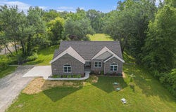 27301 Sumpter Road, Belleville, MI 48111
