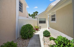 10 Brighton Court, Palm Beach Gardens, FL 33418
