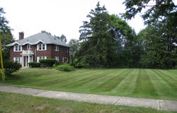 1912 Moores River Drive, Lansing, MI 48910