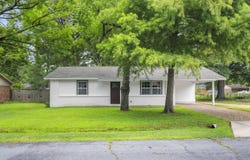 1207 Oakdale Street, Lonoke, AR 72086