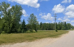 6128 N Arbor Avenue, Naubinway, MI 49762