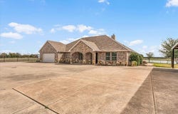 304 Canales Road, Nevada, TX 75173