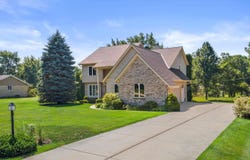 18525 Brookridge Dr, Brookfield, WI 53045