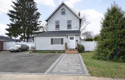 25 Hazel Street, Central Islip, NY 11722