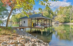 111 Brentwood Ln, Moneta, VA 24121