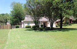 8916 CEDAR MILLS Cv, Memphis, TN 38016