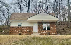 1189 S Jefferson Dr, Huntington, WV 25701
