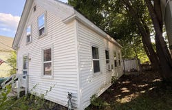 32 Warren Street, Rockland, ME 04841