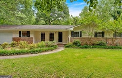 450 S Susan Creek, Stone Mountain, GA 30083