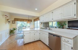 8 Birdseye Cir, Wayne Twp., NJ 07470-4944