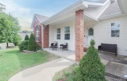 129 Birch Tree Circle, St Robert, MO 65584