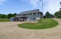 2205 Meadows Drive, Sterling, IL 61081
