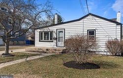 29 E. 4TH STREET, BURLINGTON, NJ 08016
