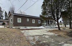 10 Dow Street, Fort Kent, ME 04743