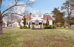 12 Bishop, Westhampton, NY 11977