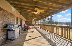 537 SW 12th Avenue, Mount Pleasant, TX 75455