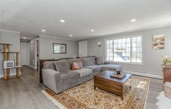 34 Eagle Run, Warwick, RI 02818