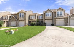 18 Kenton Place, Mount Laurel, NJ 08054