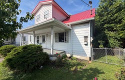 215 5th Avenue, Glasgow, WV 25086