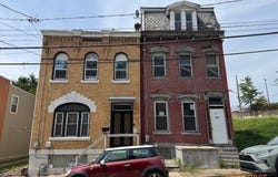 327 Dinwiddie St, Hill District, PA 15219