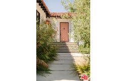 2443 N Vermont Ave, Los Angeles, CA 90027