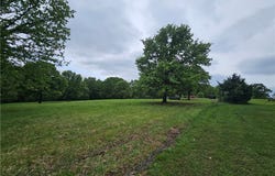28 Prater Rd, Eldon, MO 65026