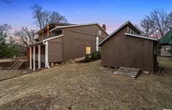7216 VALLEY Drive, Bettendorf, IA 52722