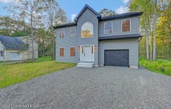 328 Lamont Way, Tobyhanna, PA 18466