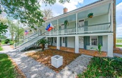 6847 False River Rd, Oscar, LA 70762