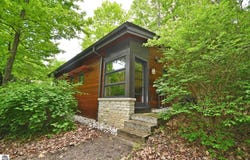 4365 W Burdickville Road, Maple City, MI 49664