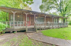 555 E James Street, Wills Point, TX 75169