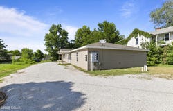 418 W McCord Street, Neosho, MO 64850
