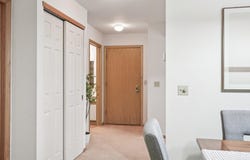 1600 W Green Tree B Rd, Glendale, WI 53209