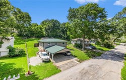 502 Dundee Road, Smithville, MO 64089