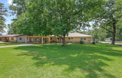 107 Maple, Broken Bow, OK 74728