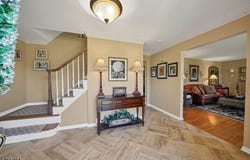 8 Elm Ct, Washington Twp., NJ 07853-3346