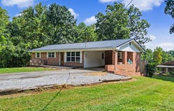 15 Wilson Street, Mosheim, TN 37818