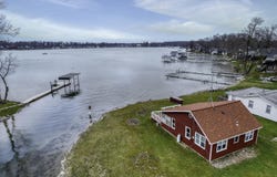 50479 Delling Drive, Dowagiac, MI 49047
