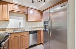17 E RUTH Avenue, Phoenix, AZ 85020